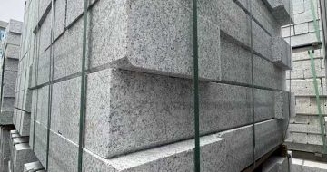 深圳芝麻白路牙石 马路牙子