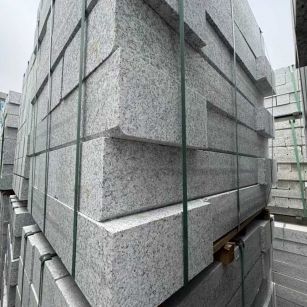 深圳芝麻白路牙石 马路牙子