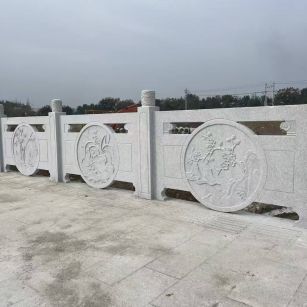 深圳芝麻白河道栏杆 石材栏杆